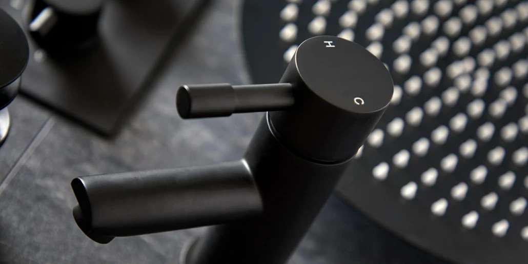 SM-Mood-board-Black-Products1611 rubinetto lavabo nero