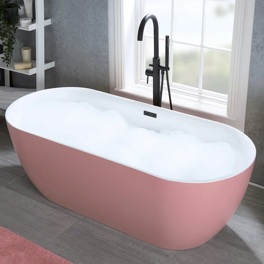 Vasca da bagno centro stanza moderna