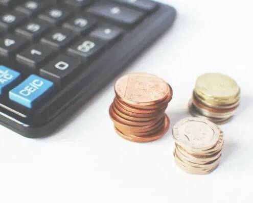 Monete e calcolatrice